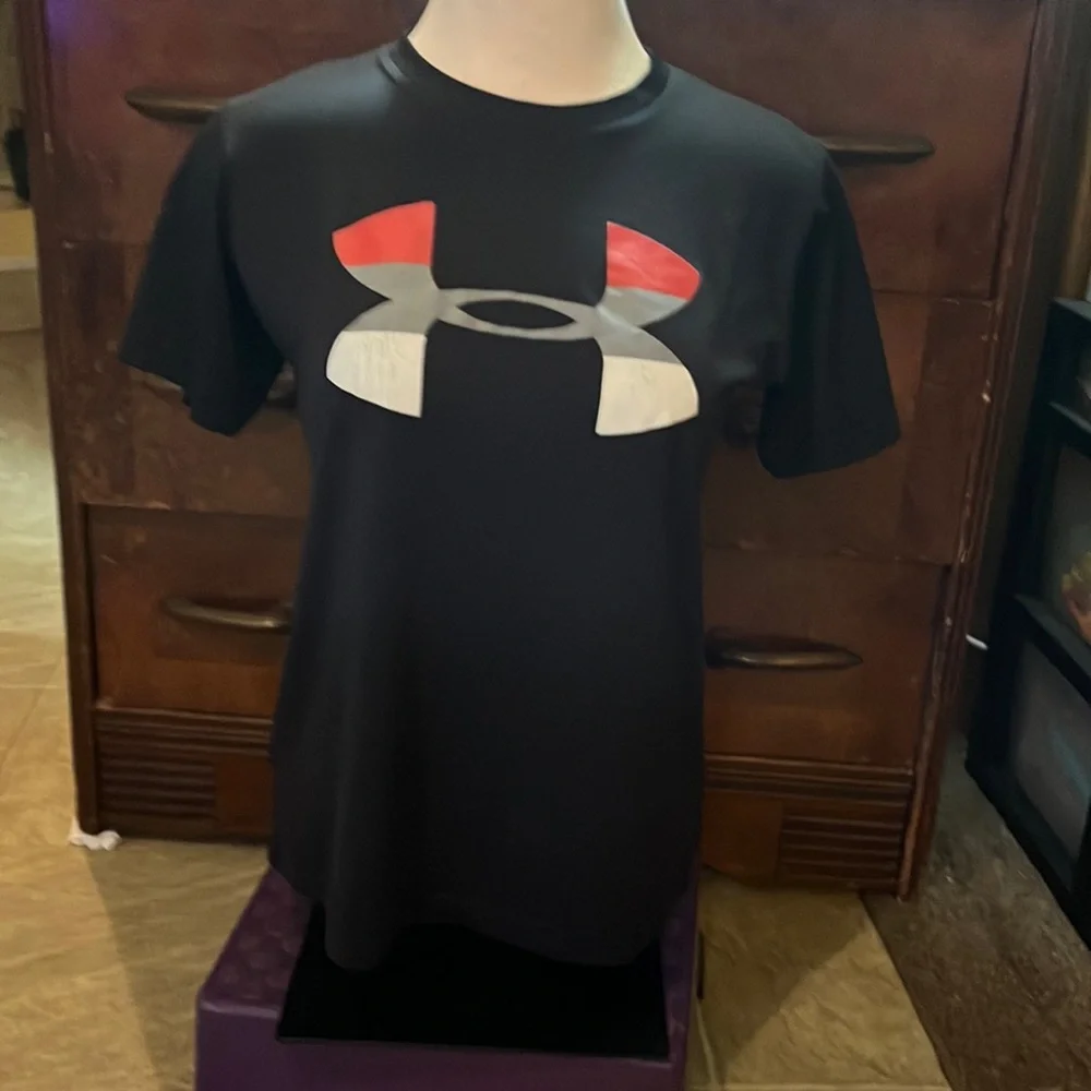 Under Armour T-Shirt - Picture 1 of 5